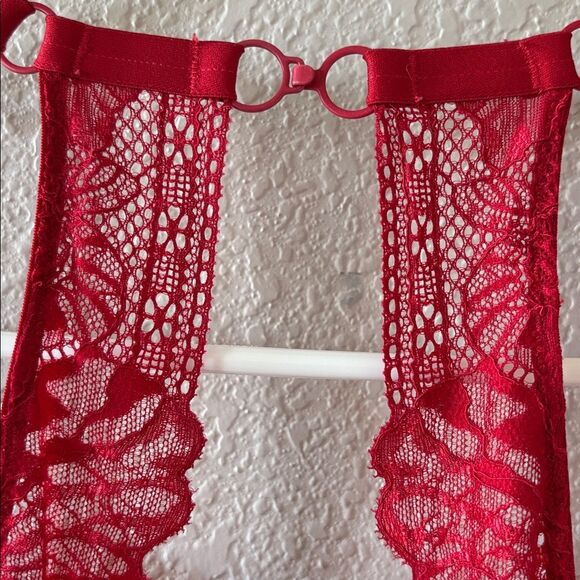 VICTORIA'S SECRET Incredible Padded Red Lace Halter No Wire Bra size 36DD - Picture 3 of 5